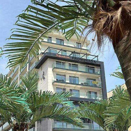 Signature Promenada Hotel Apartments Неводарі Екстер'єр фото