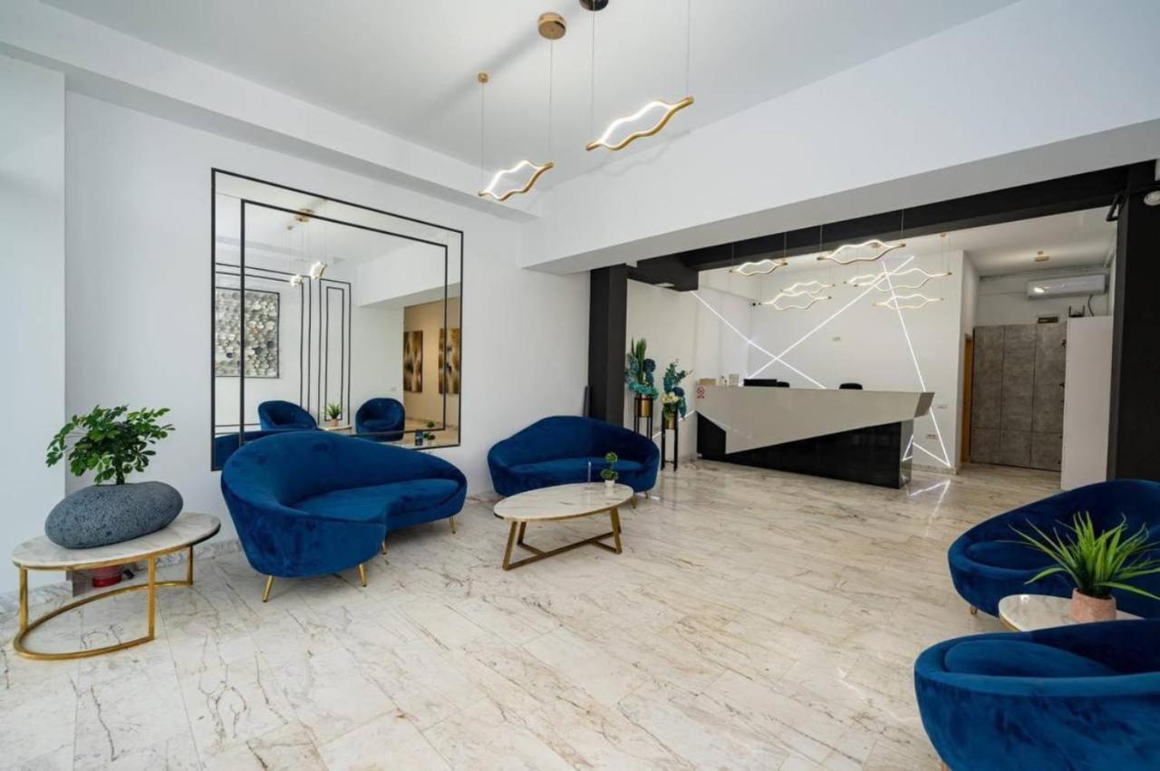 Signature Promenada Hotel Apartments Неводарі Екстер'єр фото