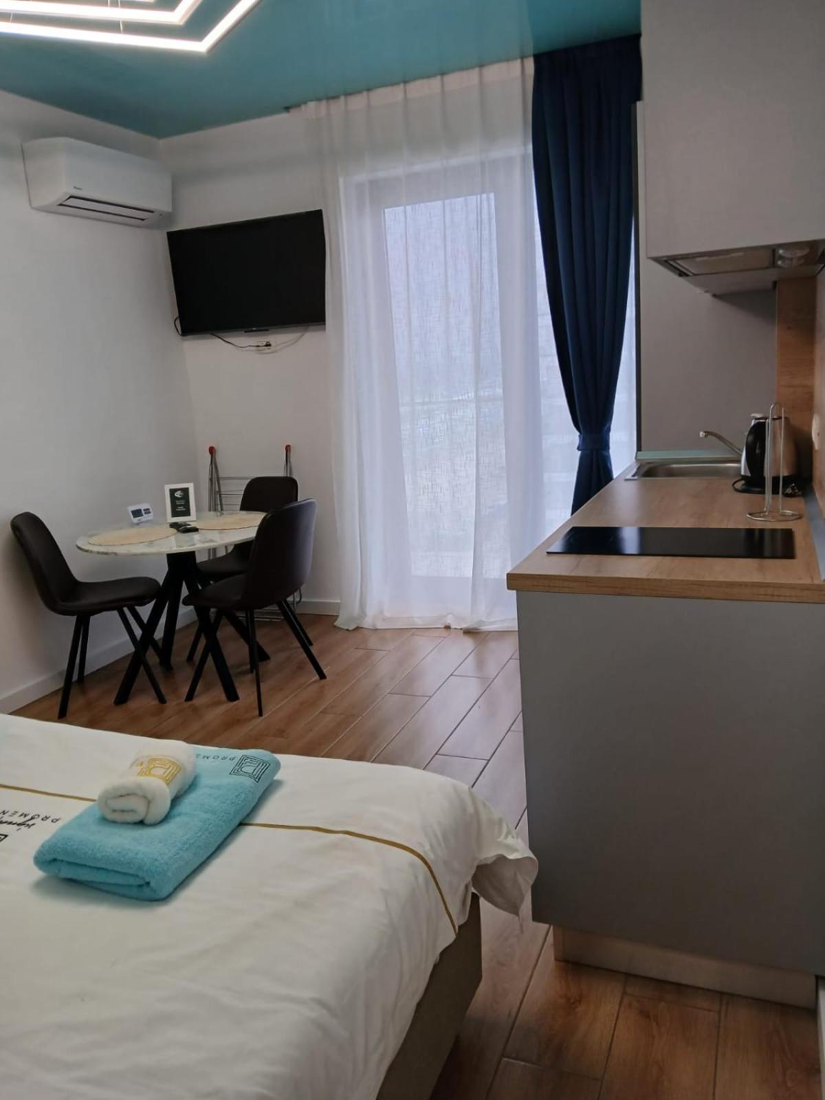 Signature Promenada Hotel Apartments Неводарі Екстер'єр фото