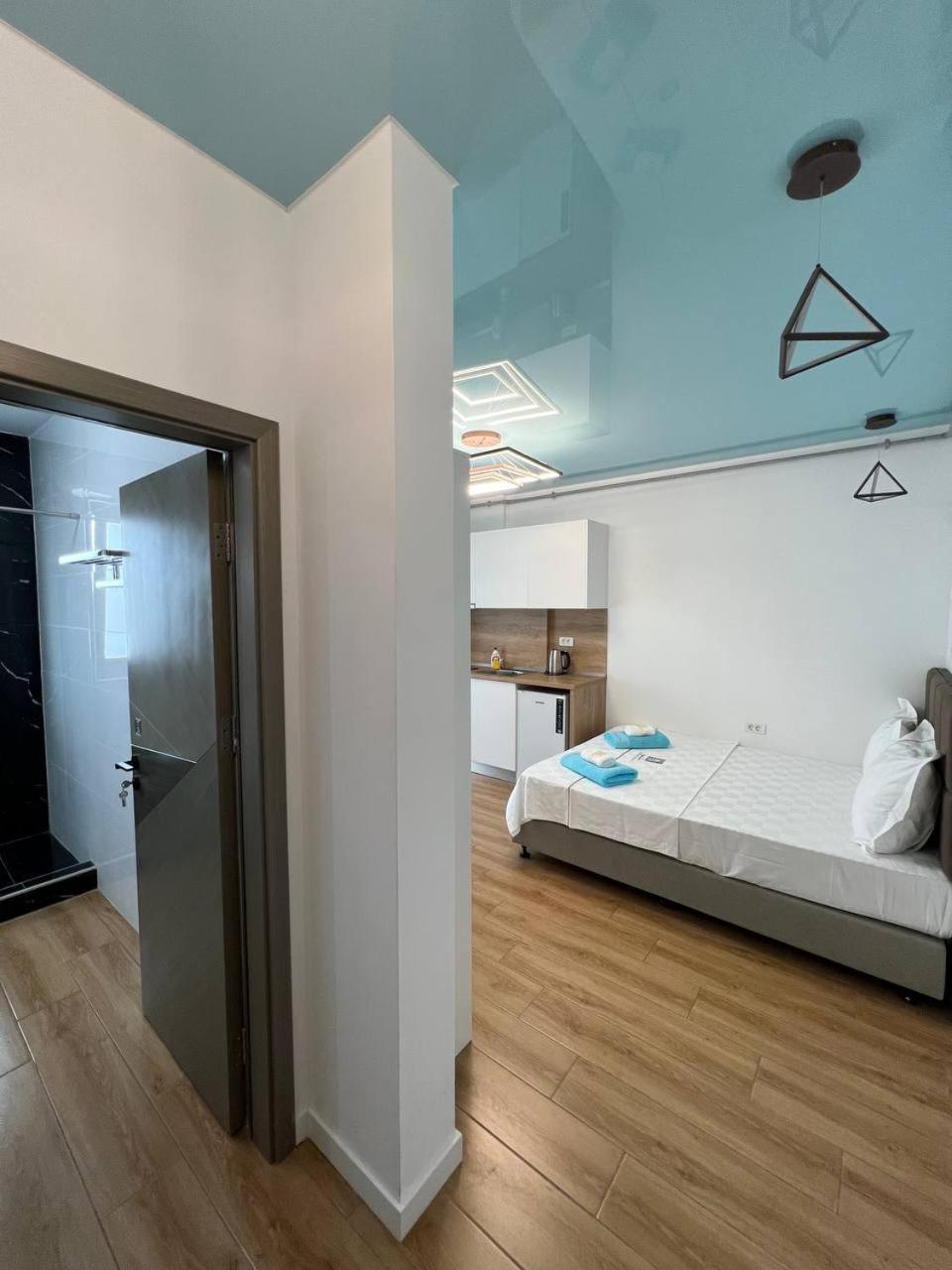Signature Promenada Hotel Apartments Неводарі Екстер'єр фото