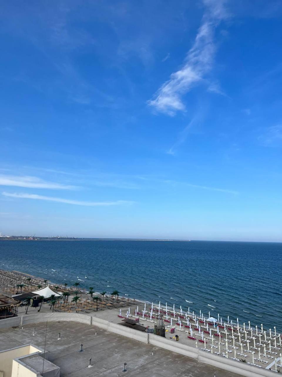 Signature Promenada Hotel Apartments Неводарі Екстер'єр фото