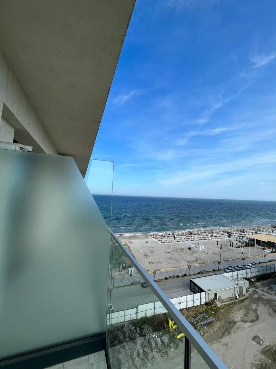 Signature Promenada Hotel Apartments Неводарі Екстер'єр фото