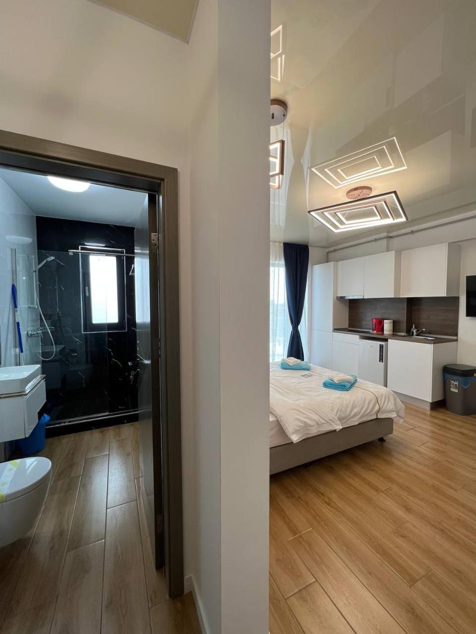 Signature Promenada Hotel Apartments Неводарі Екстер'єр фото