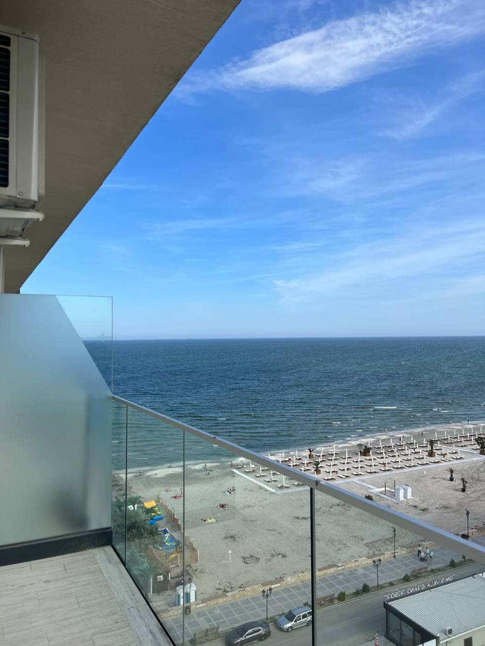 Signature Promenada Hotel Apartments Неводарі Екстер'єр фото