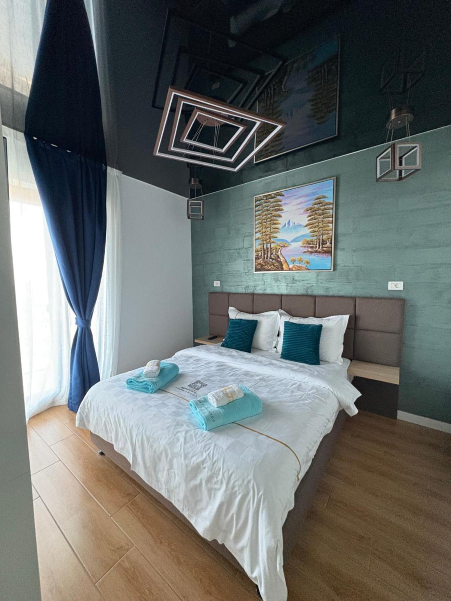 Signature Promenada Hotel Apartments Неводарі Екстер'єр фото