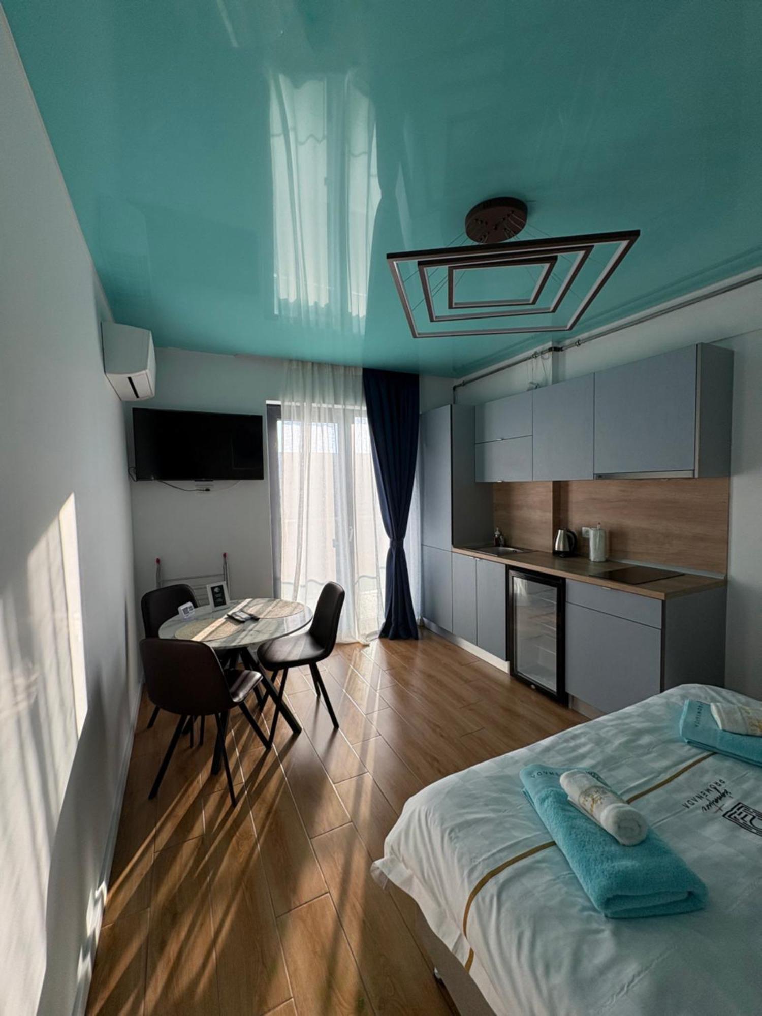 Signature Promenada Hotel Apartments Неводарі Екстер'єр фото