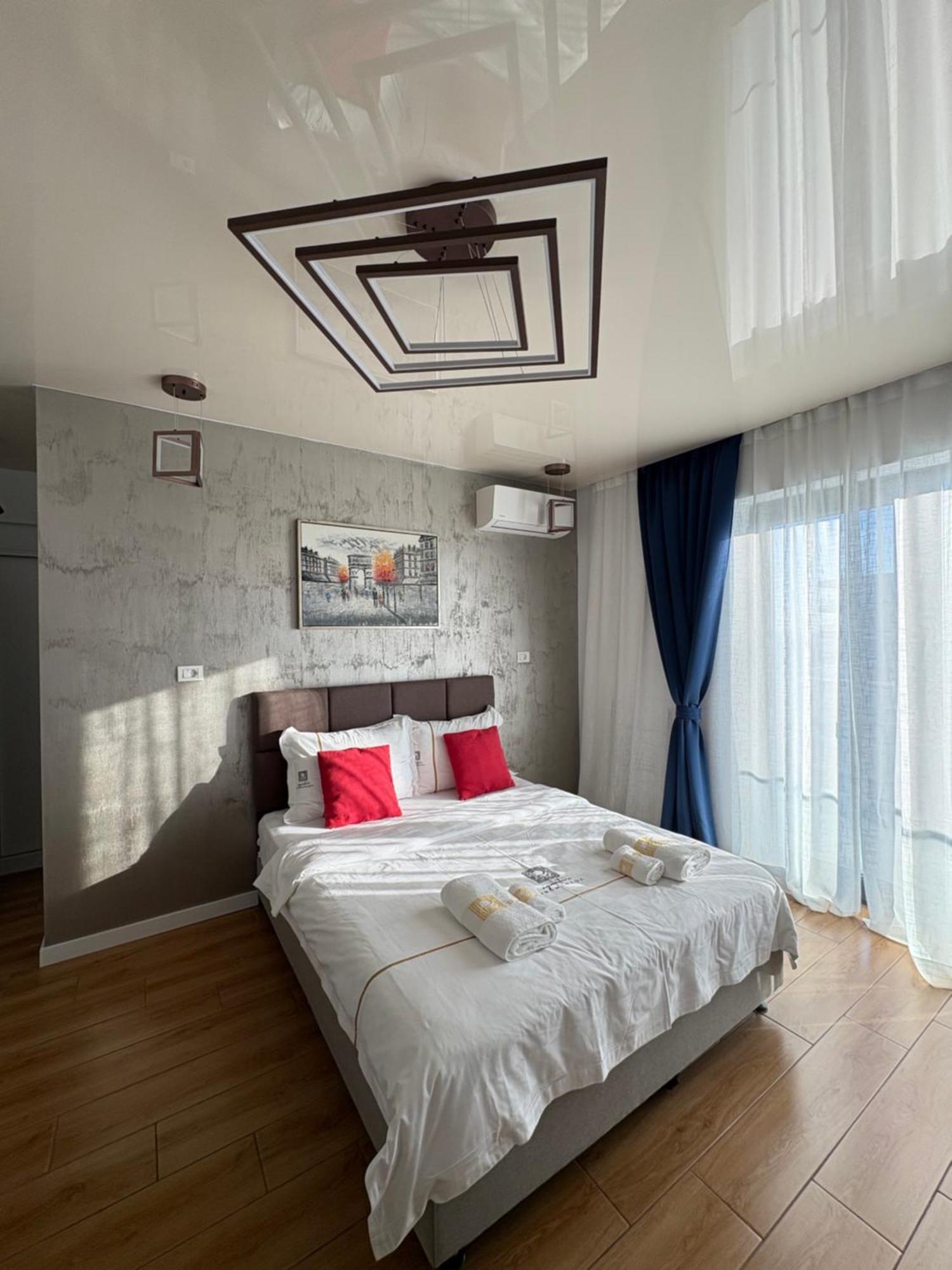 Signature Promenada Hotel Apartments Неводарі Екстер'єр фото