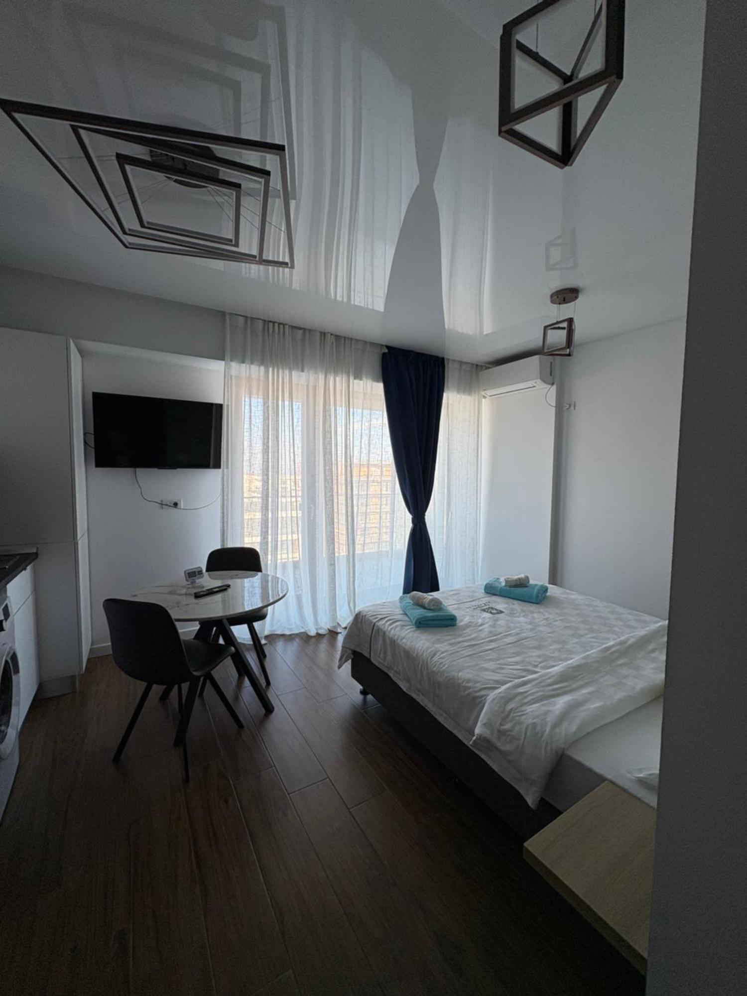Signature Promenada Hotel Apartments Неводарі Екстер'єр фото