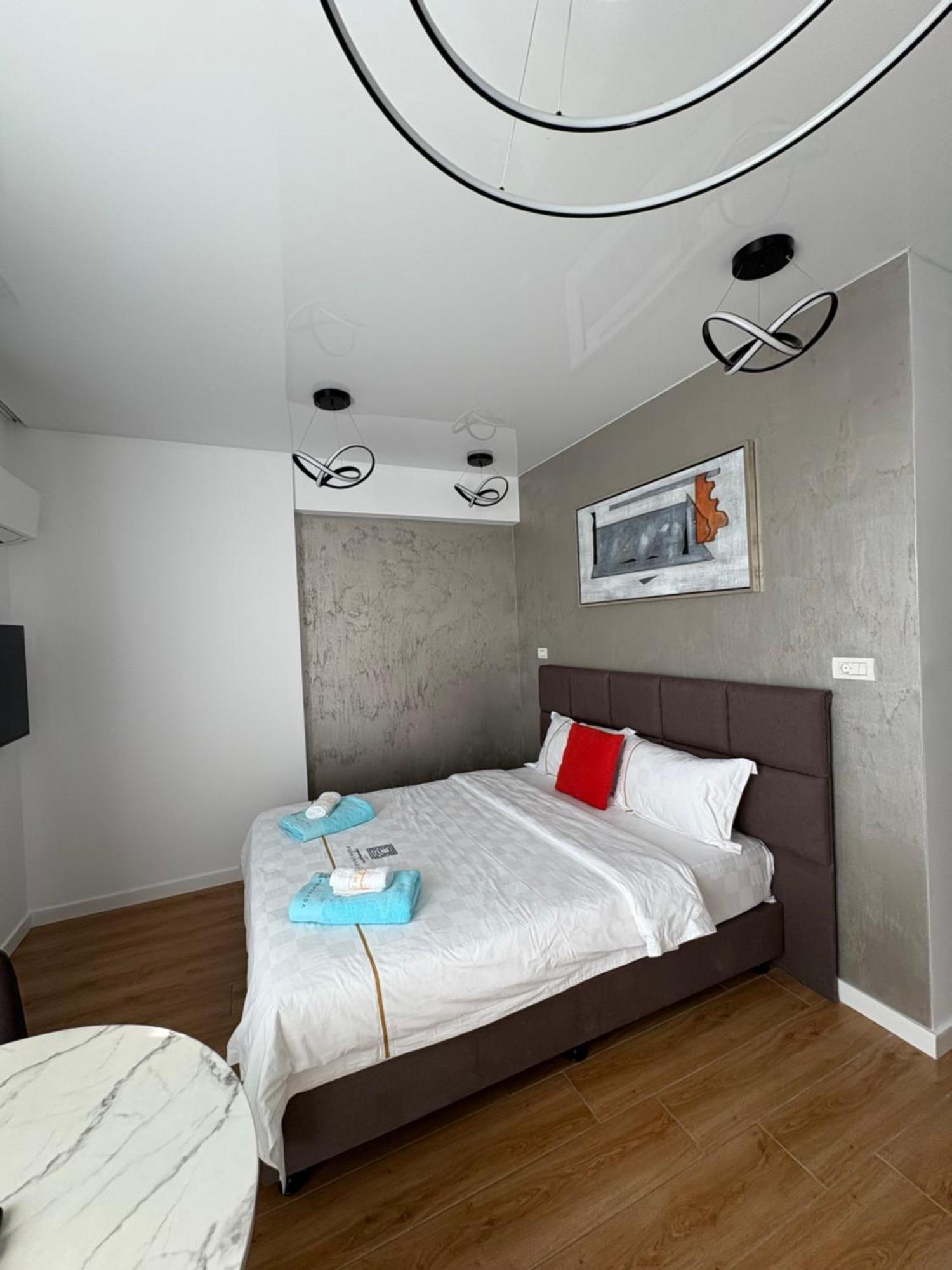 Signature Promenada Hotel Apartments Неводарі Екстер'єр фото