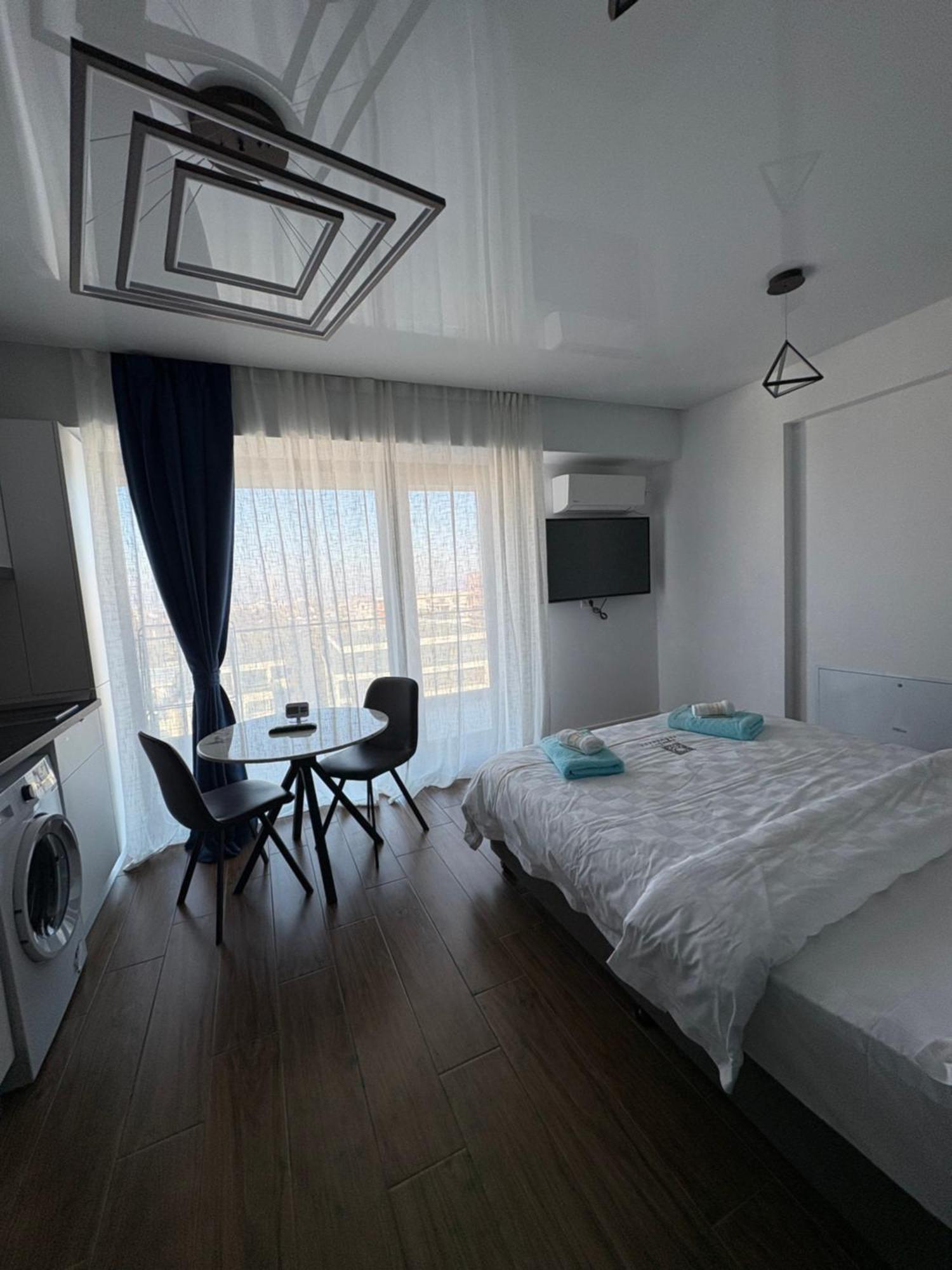 Signature Promenada Hotel Apartments Неводарі Екстер'єр фото