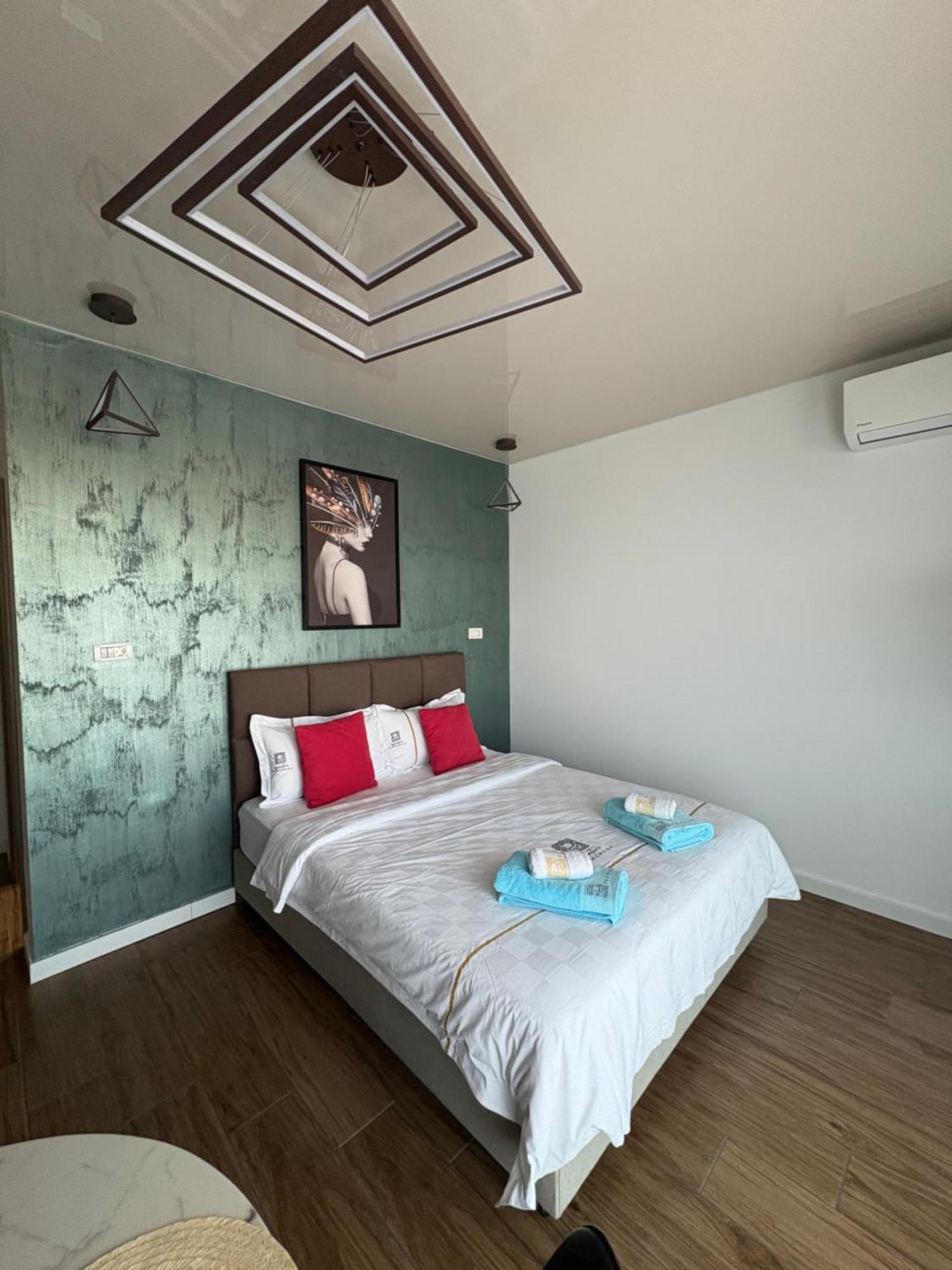 Signature Promenada Hotel Apartments Неводарі Екстер'єр фото