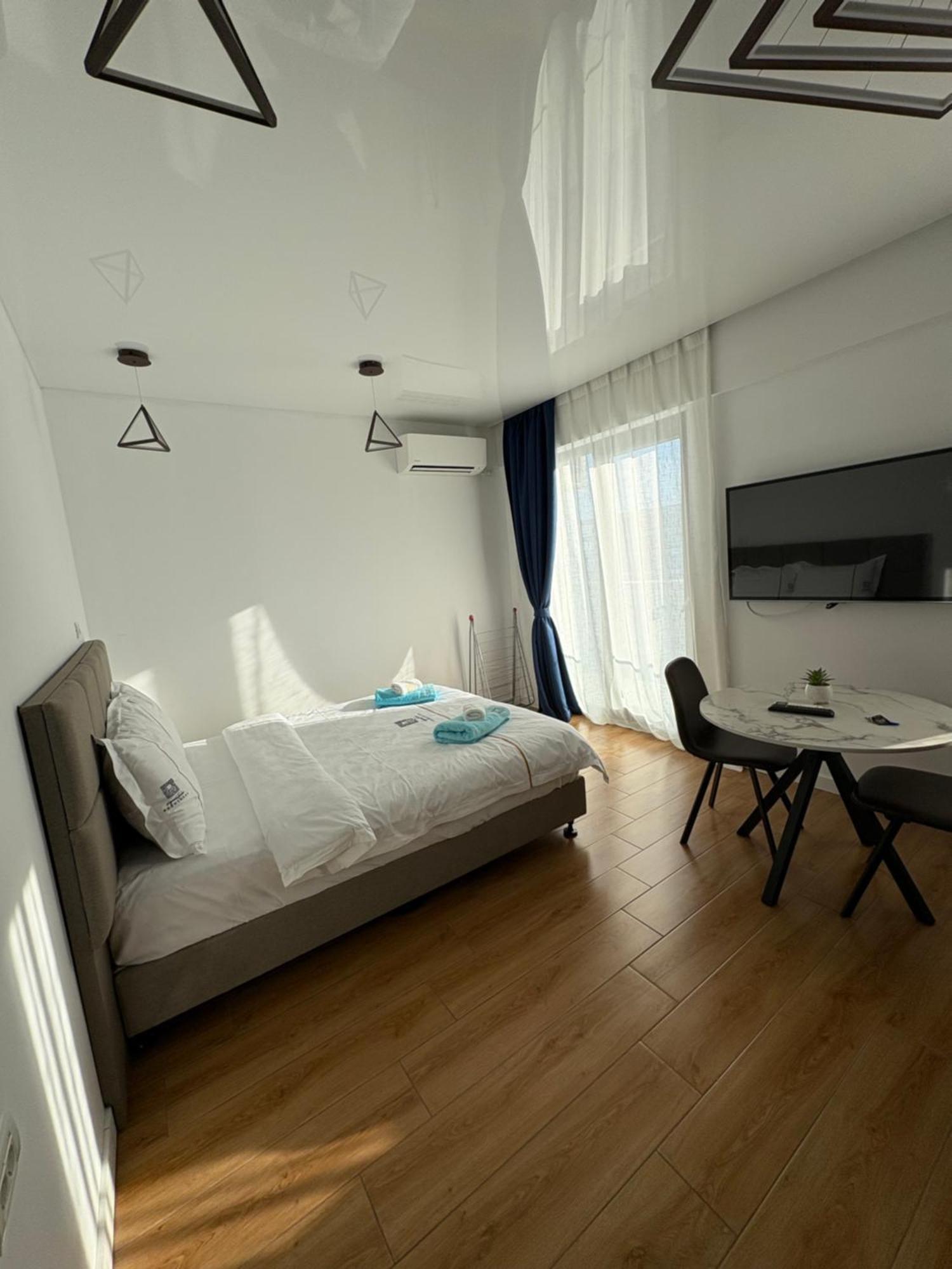 Signature Promenada Hotel Apartments Неводарі Екстер'єр фото