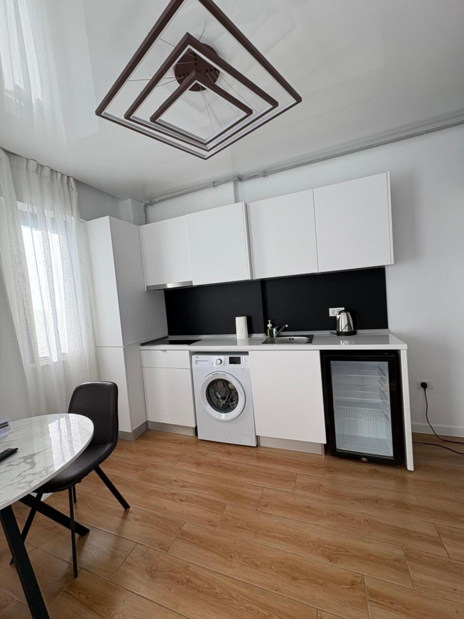 Signature Promenada Hotel Apartments Неводарі Екстер'єр фото