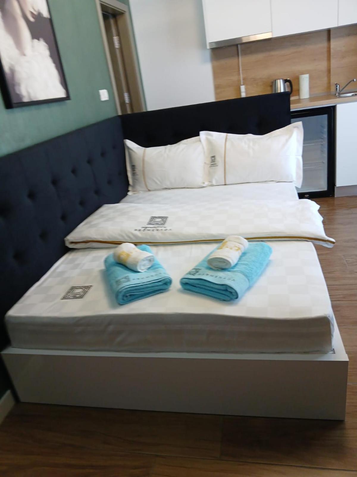 Signature Promenada Hotel Apartments Неводарі Екстер'єр фото